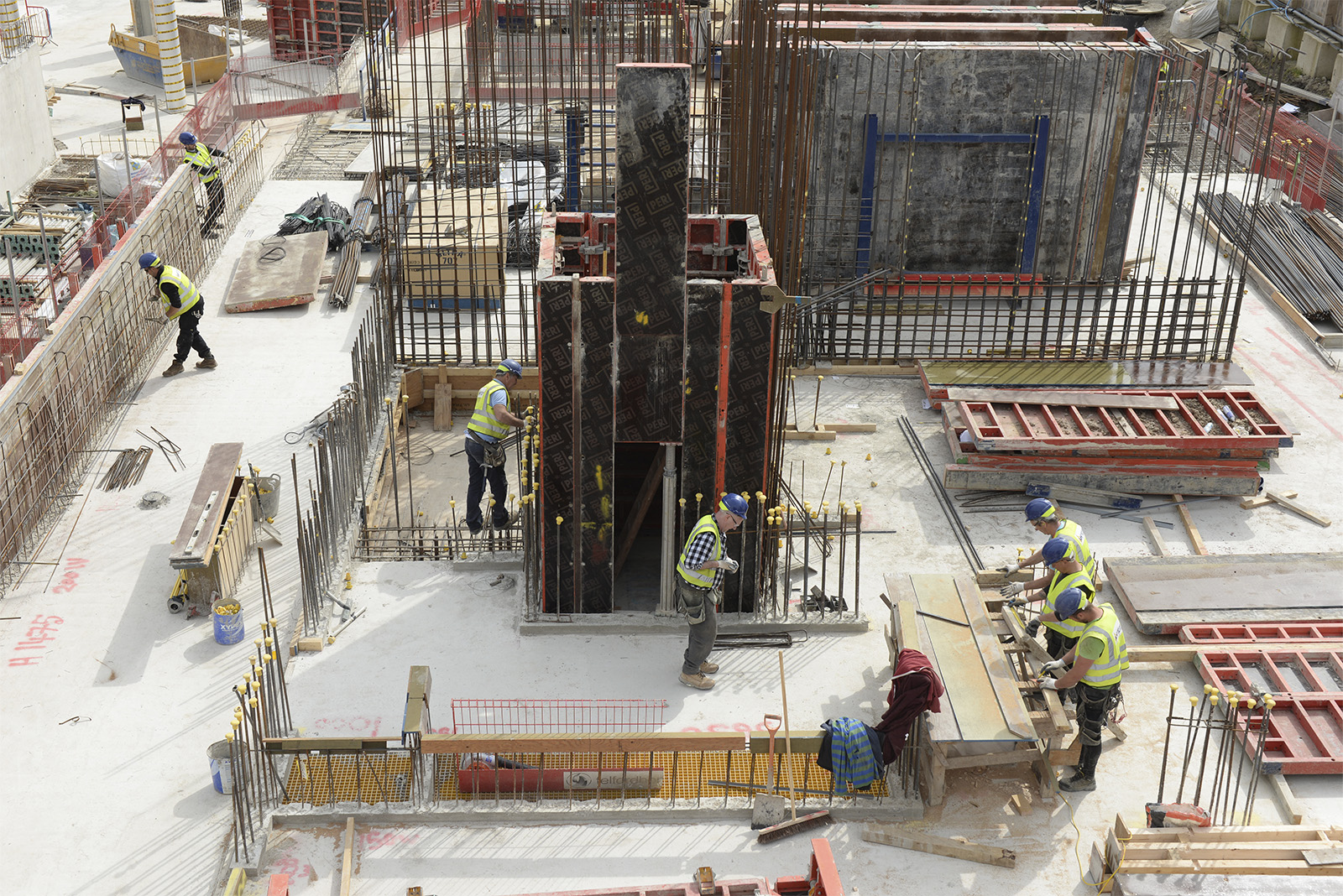 Construction-gal-13